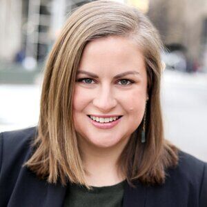 Meet your Posher, Adrienne